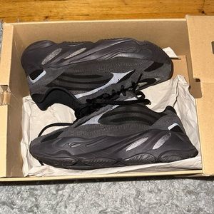 Yeezy 700 Vanta